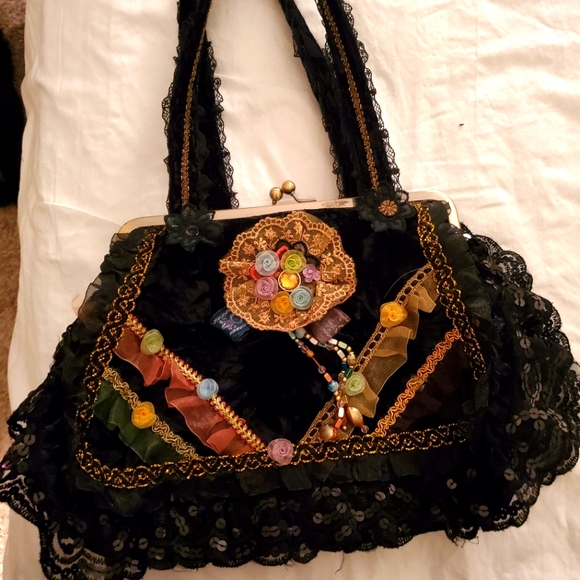 Gorgeous Handmade Floral and Lace Purse - Picture 6 of 6